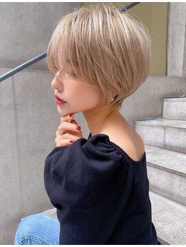 ボンドストーリー 那覇おもろまち店(Bond Story) 大人美人ショート×ミルクティーベージュ