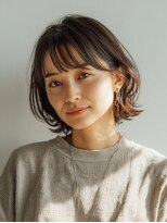 ココ(qoqo) 大人ボブ ニュアンスパーマ 顔周りカット くせ毛風 ベージュ