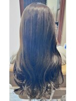 ムーア(MUA)&nbsp;ツヤ感×グレージュカラー