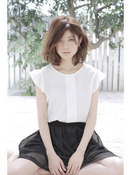 ハグ 横浜(HUG) ナチュラル鎖骨ミディ☆OCEANS 城戸　史