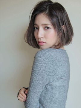 ヨロ(YoLo.) 小顔耳かけワンカールボブ 担当 山下