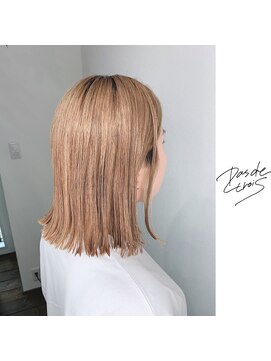 パドトロワ(Pas de trois) 新潟×スプリングベージュ×切りっぱなしボブ