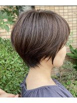 エッセンシャルヘアケア アンド ビューティー(Essential haircare & beauty) 外ハネスタイル