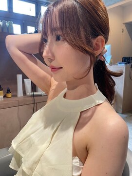 シー 岡崎(,SHE) 黒髪/グレーベージュ/レイヤーロング/前髪パーマ