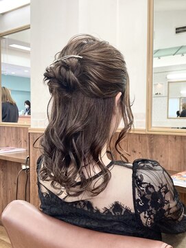 トップヘアー 中庄店(TOP HAIR fuapua) ハーフアップアレンジ『Nao』