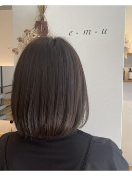 エム(emu) 髪質改善30代40代50代/似合わせ大人可愛い叶えます/セミロング