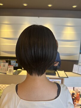 ルシード スタイル レクラ 栄生店(L'UCIDO STYLE L'eclat) 大人ショート