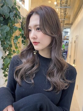 ロイオブジゼル(roi of GiseL) ロング 顔周りレイヤー 20代30代 アッシュカラー