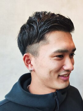 スリーセント 栄(3/cent) ツーブロック/サイドパート/アップバング