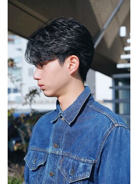 エスキス(ESQUISSE) センターパート/フェザーパーマ