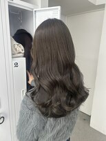 イロウ 山口どうもん店(IROW)&nbsp;透明感たっぷりグレージュ　ブリーチなし　レイヤーカット