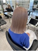 ケアブリーチ透明感カラーミルクティーベージュ切りっぱなしボブ