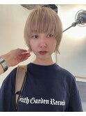 ブロンドマッシュボブ