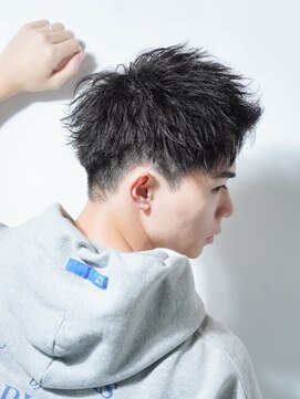 アルファ 新宿(alpha) フェザーパーマ/ブルーブラック/刈り上げセンターパート[新宿]