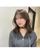 ニコ シモノセキ(NIKO Shimonoseki)&nbsp;赤味なしの、透けるくらいのくすみ感オリーブ