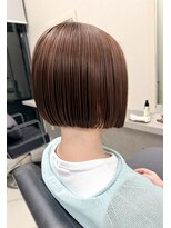 トリコ トウキョウ アヴェダ 表参道店(tricot TOKYO AVEDA)&nbsp;洗練された切りっぱなしボブ&マロンブラウン