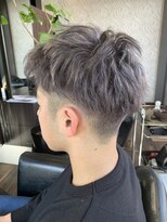 ヘアラウンジ チェルシー(Hair lounge CHELSEA) プラチナグレー