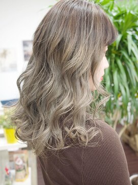 オヒアフォアプルメリア(OHIA for Plumeria) 外国人風バレイヤージュ