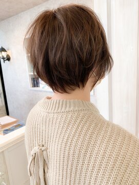 キャアリー(Caary) 福山市 人気 丸みショートボブ 丸みショートヘアCaaryベージュ