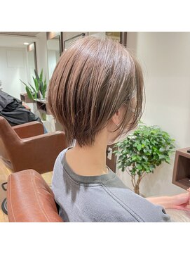 トレワ(trewa) 【札幌大通美容室trewa】ショート×ミルクティーベージュ