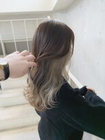 アクアオモテサンドウ(ACQUA omotesando)&nbsp;◎ブリーチ1回インナーカラーイヤリングカラーホワイトベージュ