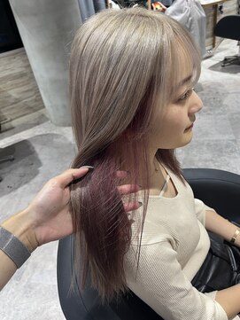 リーオオサカ(Lee Osaka) ホワイトカラー×東芽生