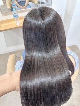 リノ(Lino)の写真/潤い&艶感が溢れる理想の髪質を実現☆髪がまとまらない、うねりやクセが気になる方必見です！
