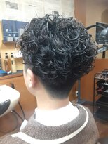 コダマ 新大塚店(KODAMA)&nbsp;ルーズバックツーブロックパーマスタイル（ベリーショート）床屋