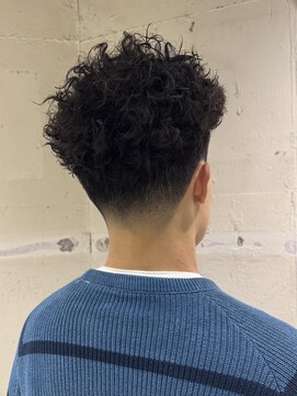 フランクスバーバーザスタンド(Frank’s barber the stand) ブッダパーマテーパーフェードE