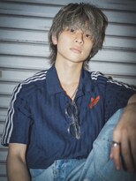 ヒトワ(hitowa)&nbsp;無造作ウルフ/襟足長め/アッシュグレー/ブリーチデザイン