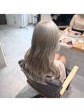 ミエルヘアーエスト 新宿店(mielhair est) ホワイトベージュ　デザインカラー