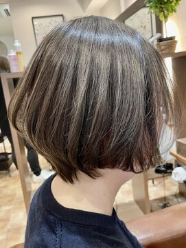 アイニ 河内小阪店(aini) 白髪ぼかしカラー白髪ぼかしハイライト大人ショート30、40、50代