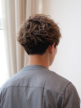 ヴィヴィ(VIVIE) サーフカールツーブロック刈り上げシャドウアップバングショート