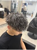 メンズパーマホワイトメッシュバロックパーマ