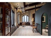 ラティエ(Latie...)の雰囲気（広々とした店内のセット面はゆったりとお過ごし頂けます。）