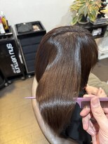 ピスケス(pisces) うねりを忘れるなめらかさ◇光を味方にする上品まとまり髪
