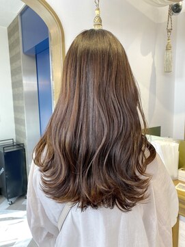 ロンドアベニール 北千住(Lond avenir) ブリーチなしベージュ　韓国　西田大樹