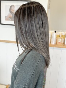 ミュール(mule) バレイヤージュカラー/ブリーチ1～2回目安