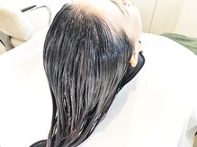 ヘアールームモクメ(hair room mokume)の雰囲気（根本～毛先まで塗布。仕上がりは自分の髪質が理想の髪質に変化♪）