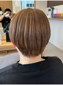 大人ショートボブショートインナーカラー丸みショートカット