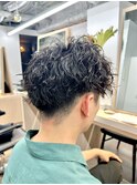 ツイストスパイラルパーマメンズマッシュ刈り上げ　奥東巧真