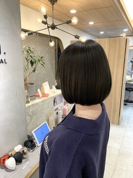 アマニ ヘアー ホスピタル(AMANI. HAIR HOSPITAL) AMANI◎暗髪ボブ