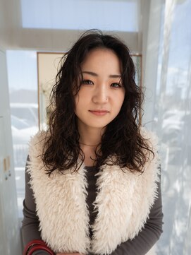 ユートゥイーズ つくば(U too e's) ミディアムくせ毛風ウェーブヘア　Genta