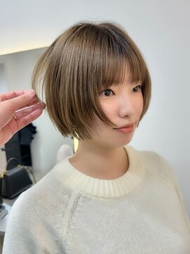 セルン(cerne) ミルクティーベージュダブルカラーショートボブフェイスレイヤー