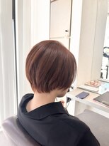 ホワイトストーン WHITE STONE&nbsp;サーモンピンクな丸みショート美髪