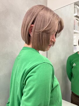 ベレーザ 渋谷(BELEZA) 13586フェザーショートミルクティーベージュホワイトブロンド