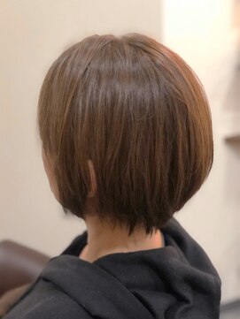 24 岸和田店 美シルエットの小顔ショート