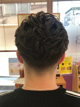 美容室 峰 刈り上げ束感パーマ