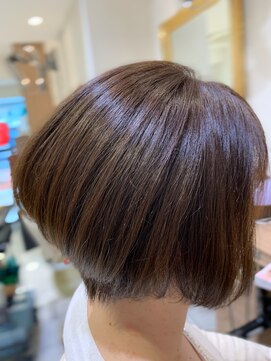 ルスト(L.u.s.t) ナチュラルショートボブ