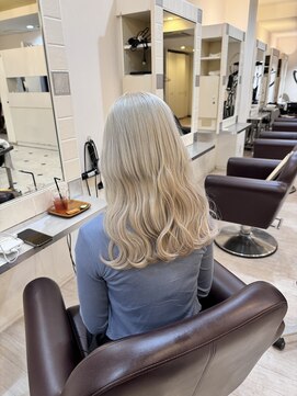 バグジー 小倉店(BAGZY) ホワイトカラー